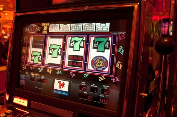 Free spins bonus round interface showing multiplier advancement in Mahjong Ways 2